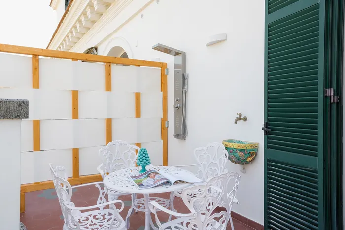 Deluxe Comfort with terrace-3